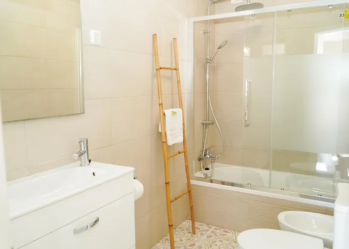 Quinta Amendoeiras 아파트 *