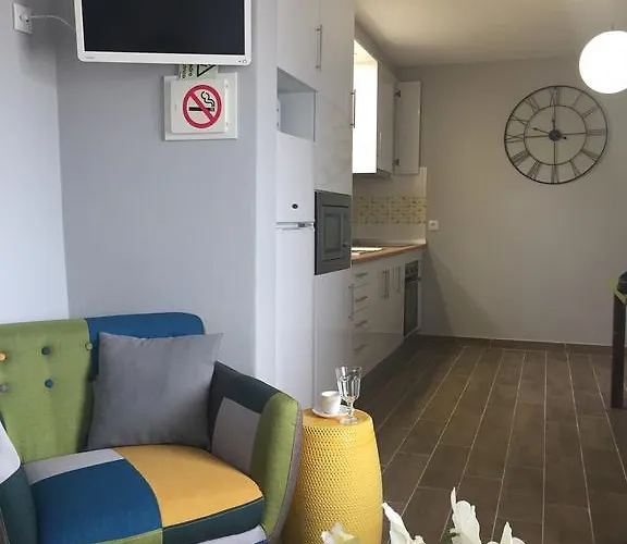 Quinta Amendoeiras 아파트 *